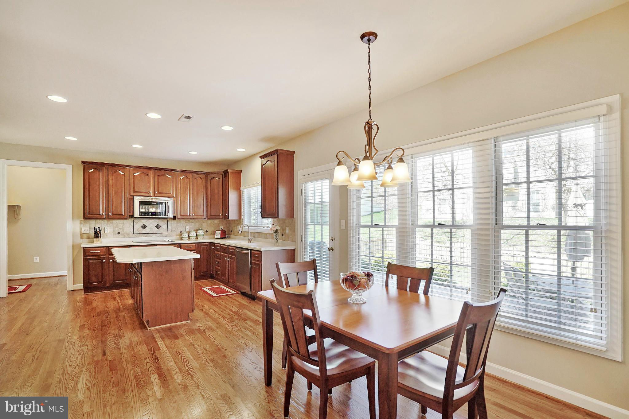 13919 Bromfield Road Germantown, MD 20874 - Photo 10 of 30 Kitchen eat in area