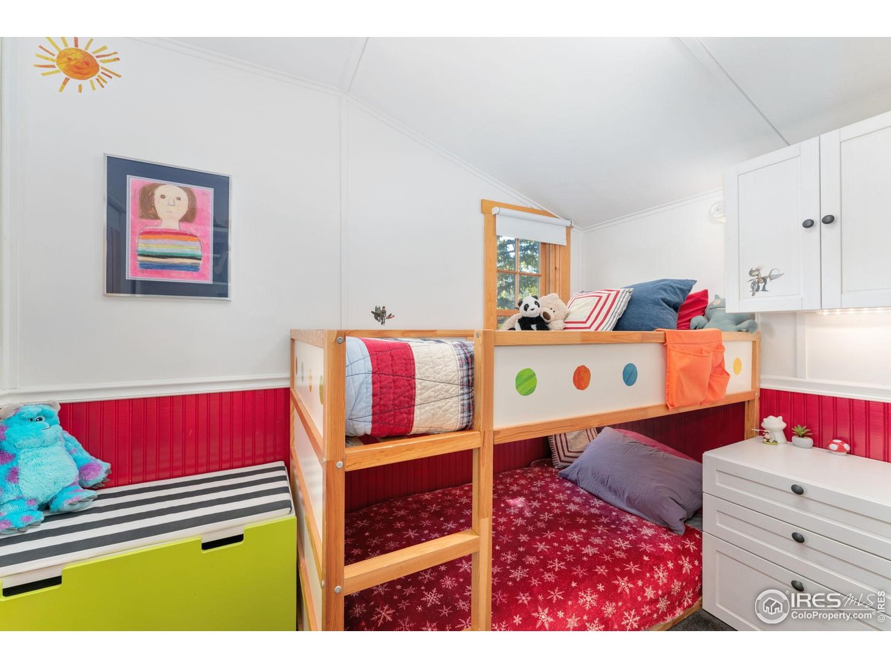 501 Main Street Boulder, CO 80302 - Photo 30 of 45 a room with furniture and a bed