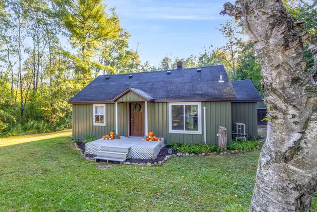 $215,000 | 22820 Northland Drive, Paris, MI 49338