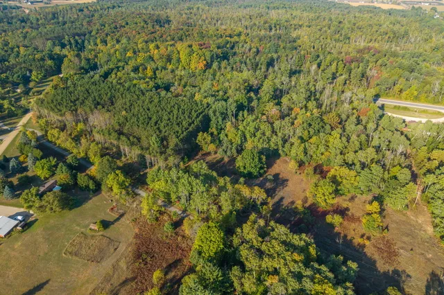 $215,000 | 22820 Northland Drive, Paris, MI 49338