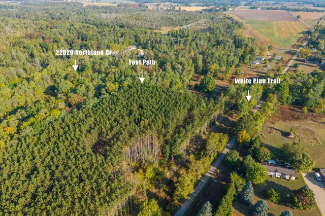 $215,000 | 22820 Northland Drive, Paris, MI 49338