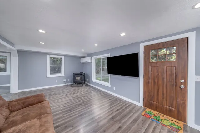 $215,000 | 22820 Northland Drive, Paris, MI 49338