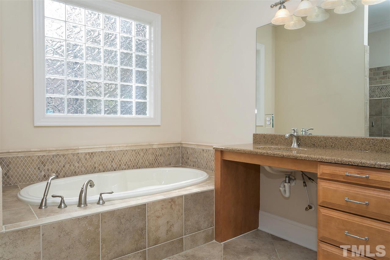 3209 Mossy Ridge Court Raleigh, NC 27613 - Photo 15 of 30
