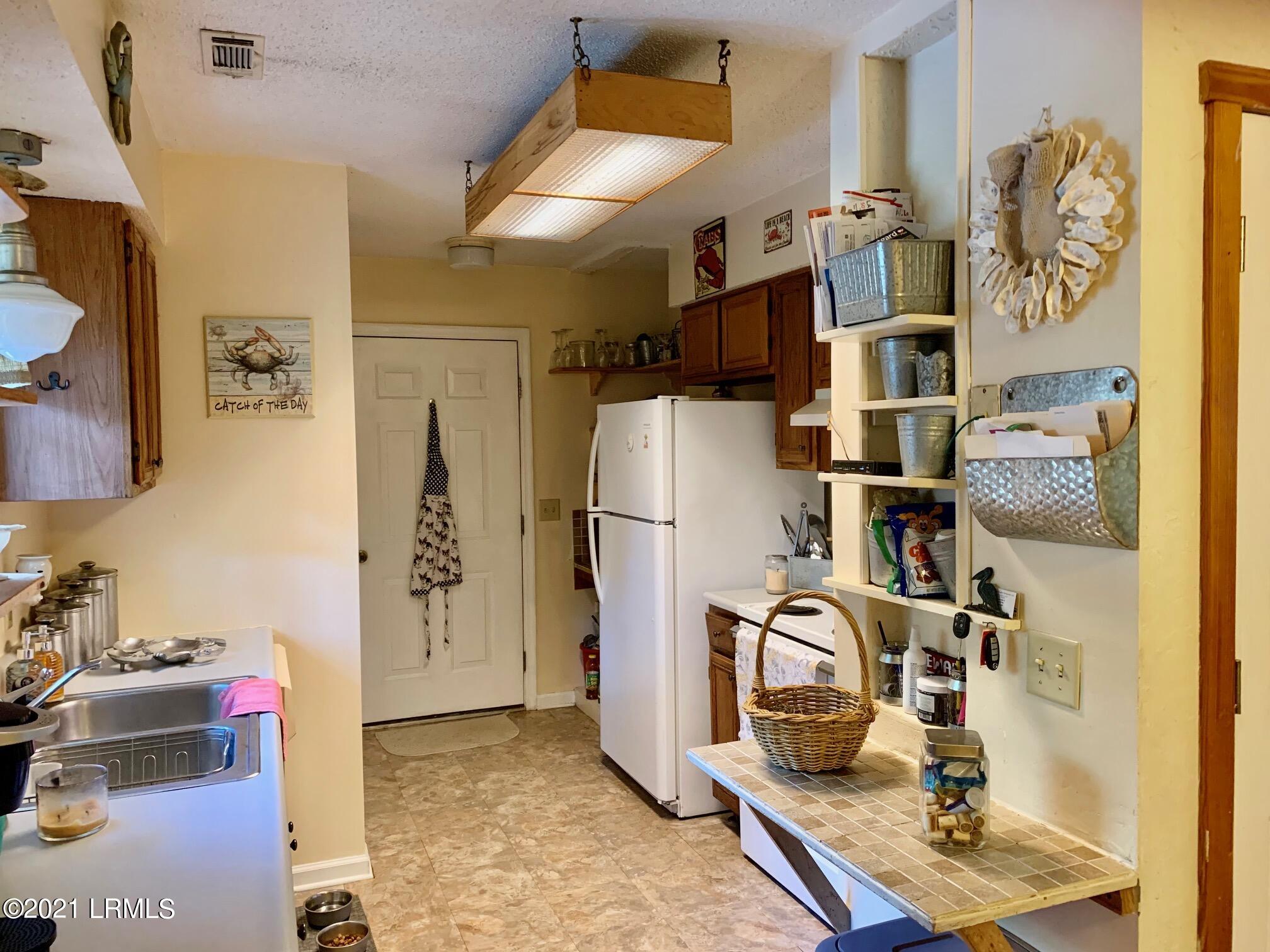 702 Old Shell Court Port Royal, SC 29935 - Photo 4 of 14 702 13