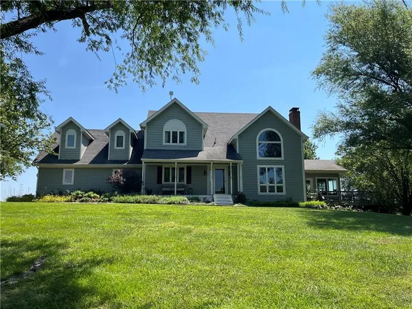 $895,000 | 14976 150th Street, Bonner Springs, KS 66012