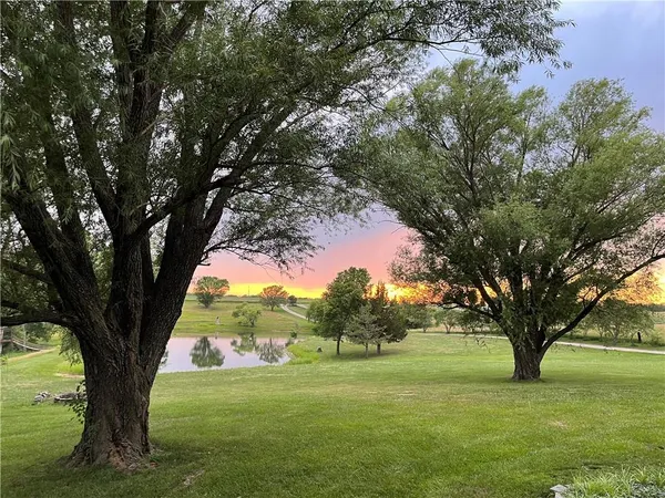 $895,000 | 14976 150th Street, Bonner Springs, KS 66012