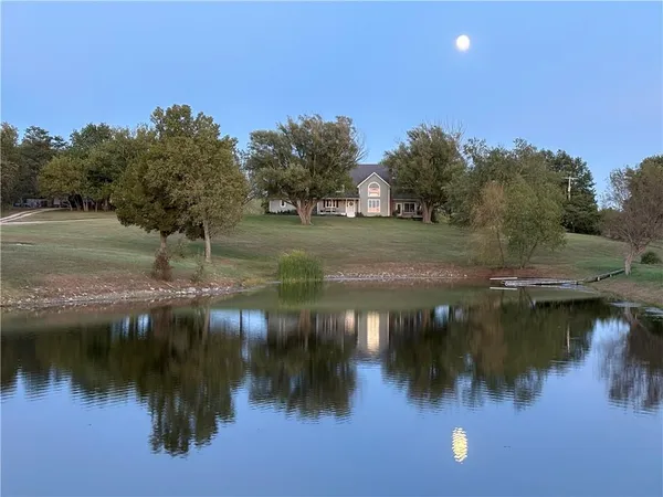 $895,000 | 14976 150th Street, Bonner Springs, KS 66012