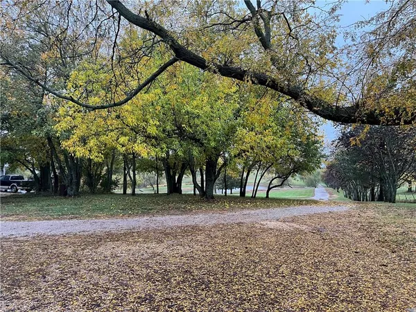 $895,000 | 14976 150th Street, Bonner Springs, KS 66012