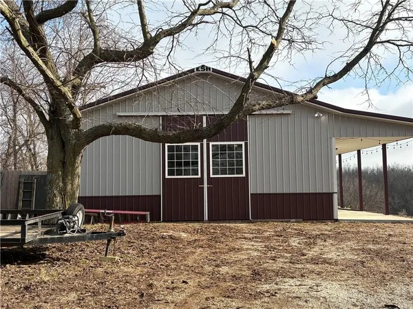 $895,000 | 14976 150th Street, Bonner Springs, KS 66012