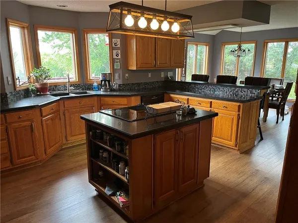 $895,000 | 14976 150th Street, Bonner Springs, KS 66012