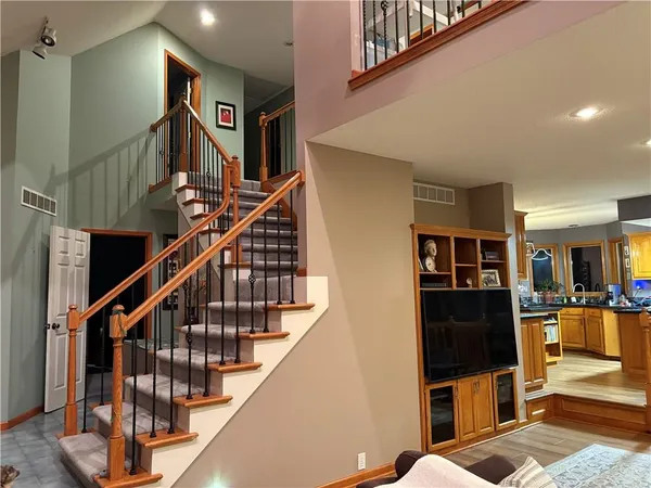 $895,000 | 14976 150th Street, Bonner Springs, KS 66012