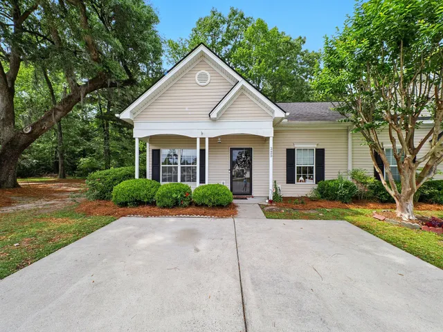 $269,900 | 325 Dupont Way, Summerville, SC 29485