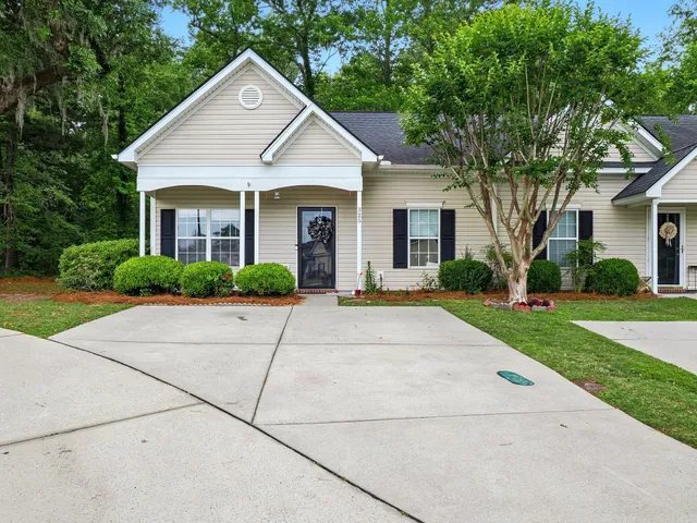 $269,900 | 325 Dupont Way, Summerville, SC 29485