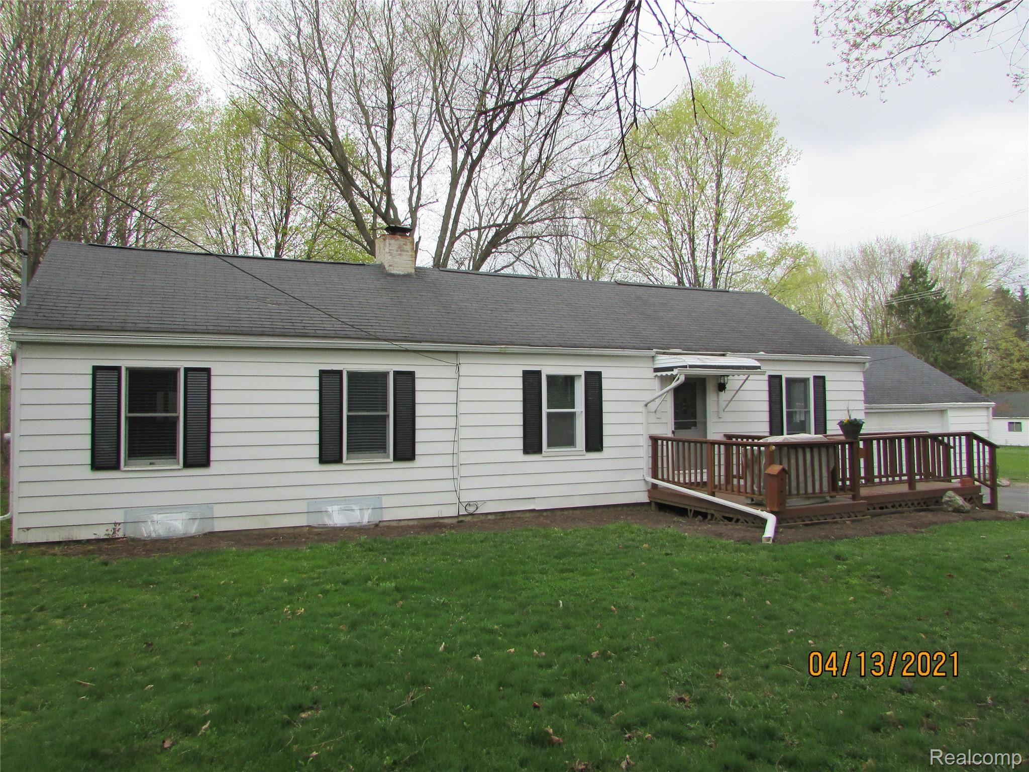 6142 South Center Road Grand Blanc, MI 48439 - Photo 3 of 31 Center rd pics 4-12-21 2021-03-17 041.JPG