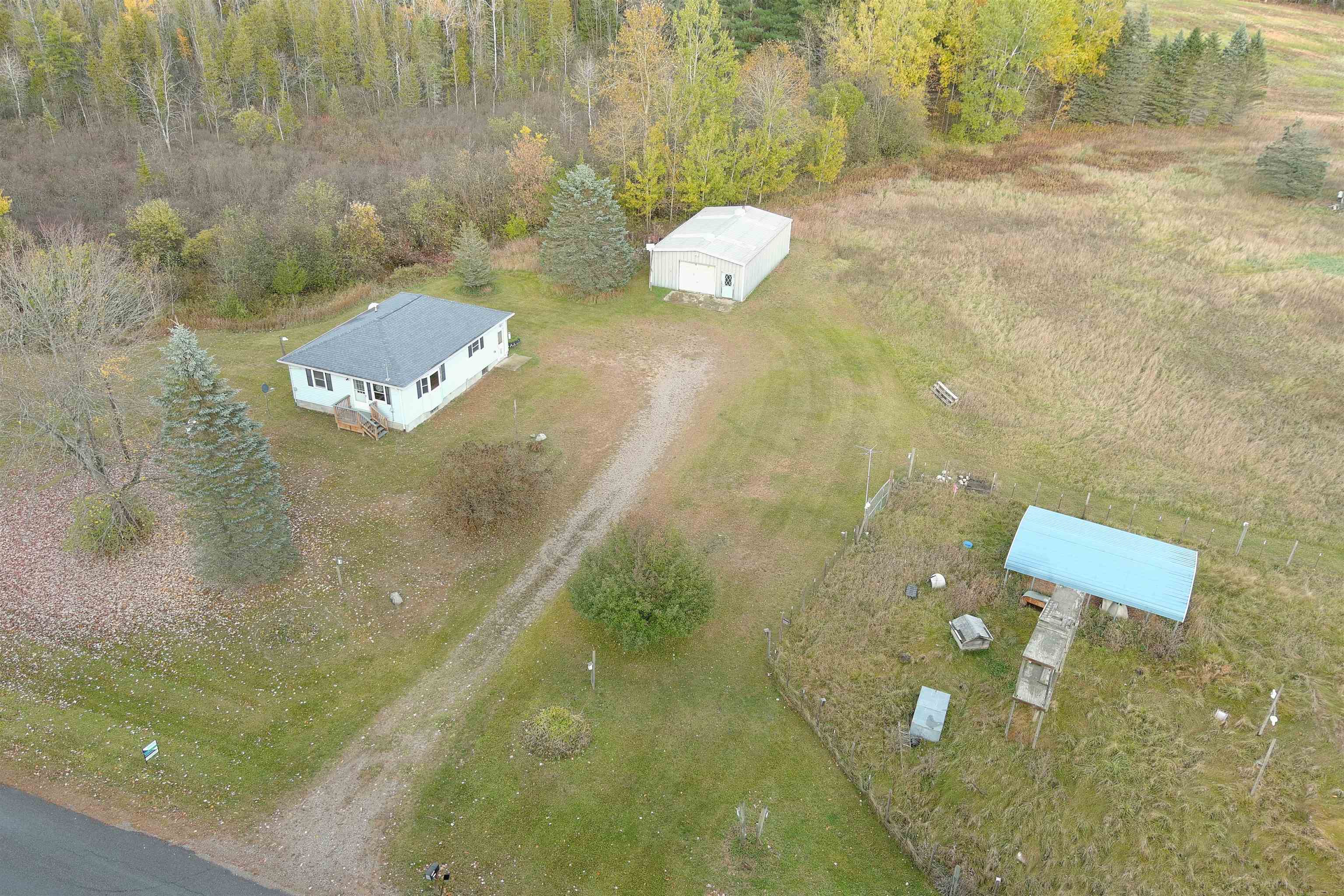 1338 Wiltse Road Lupton, MI 48635 - Photo 4 of 21 1906019-3.JPG