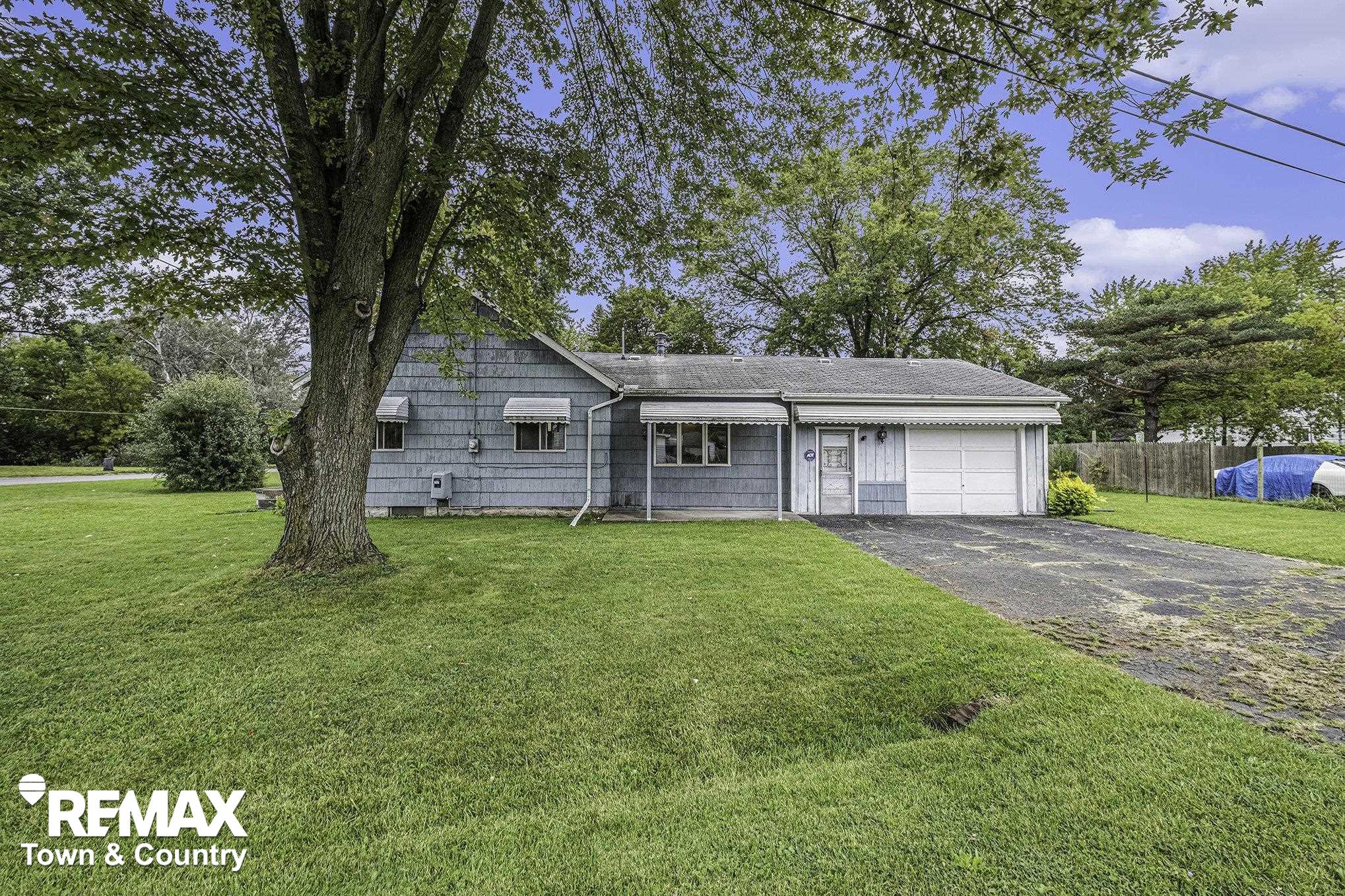 2304 Lavelle Road Flint, MI 48504 - Photo 1 of 12 50121513.JPG