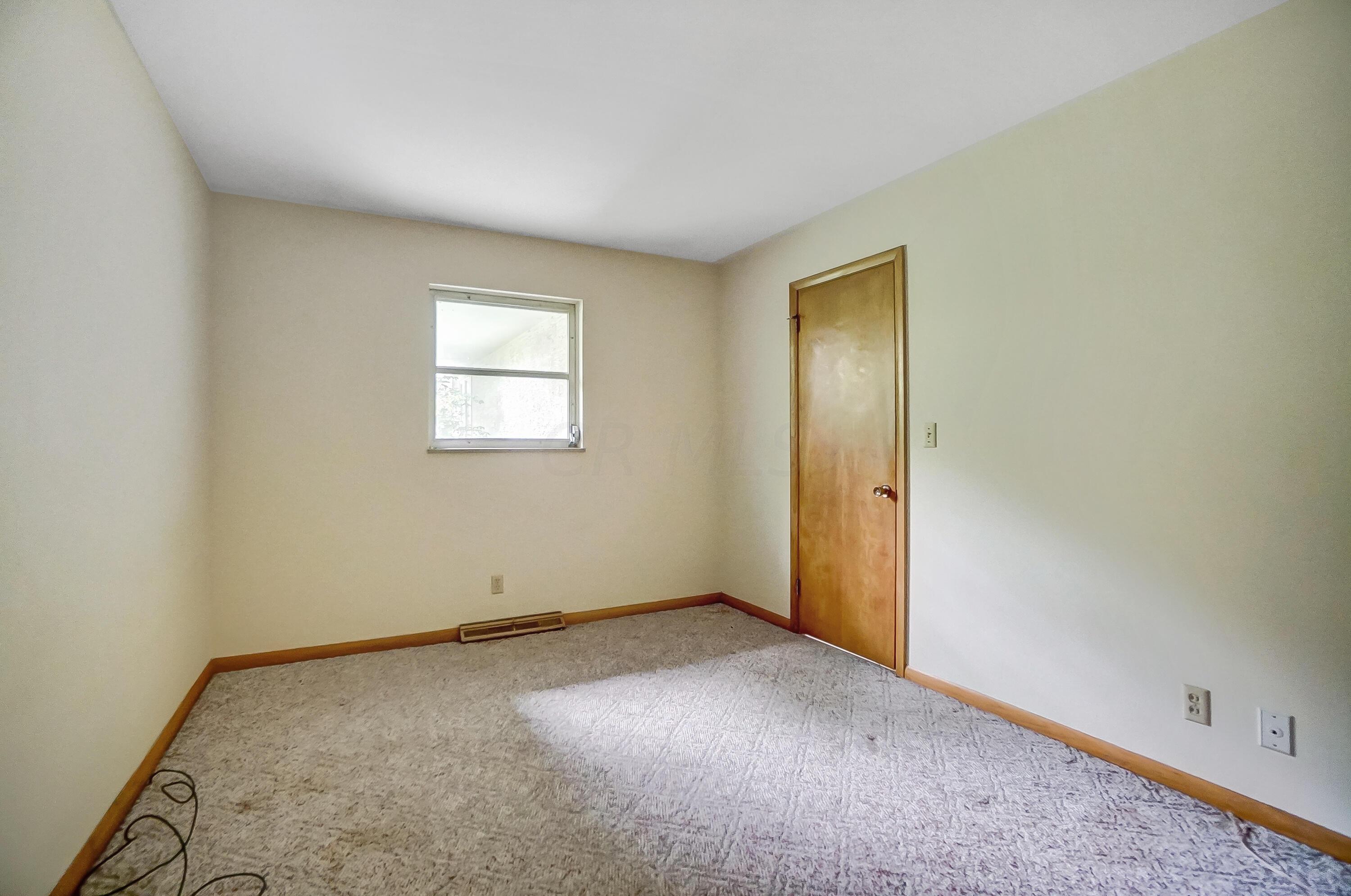 4567 Walburn Road Columbus, OH 43232 - Photo 24 of 32 Bedroom 4