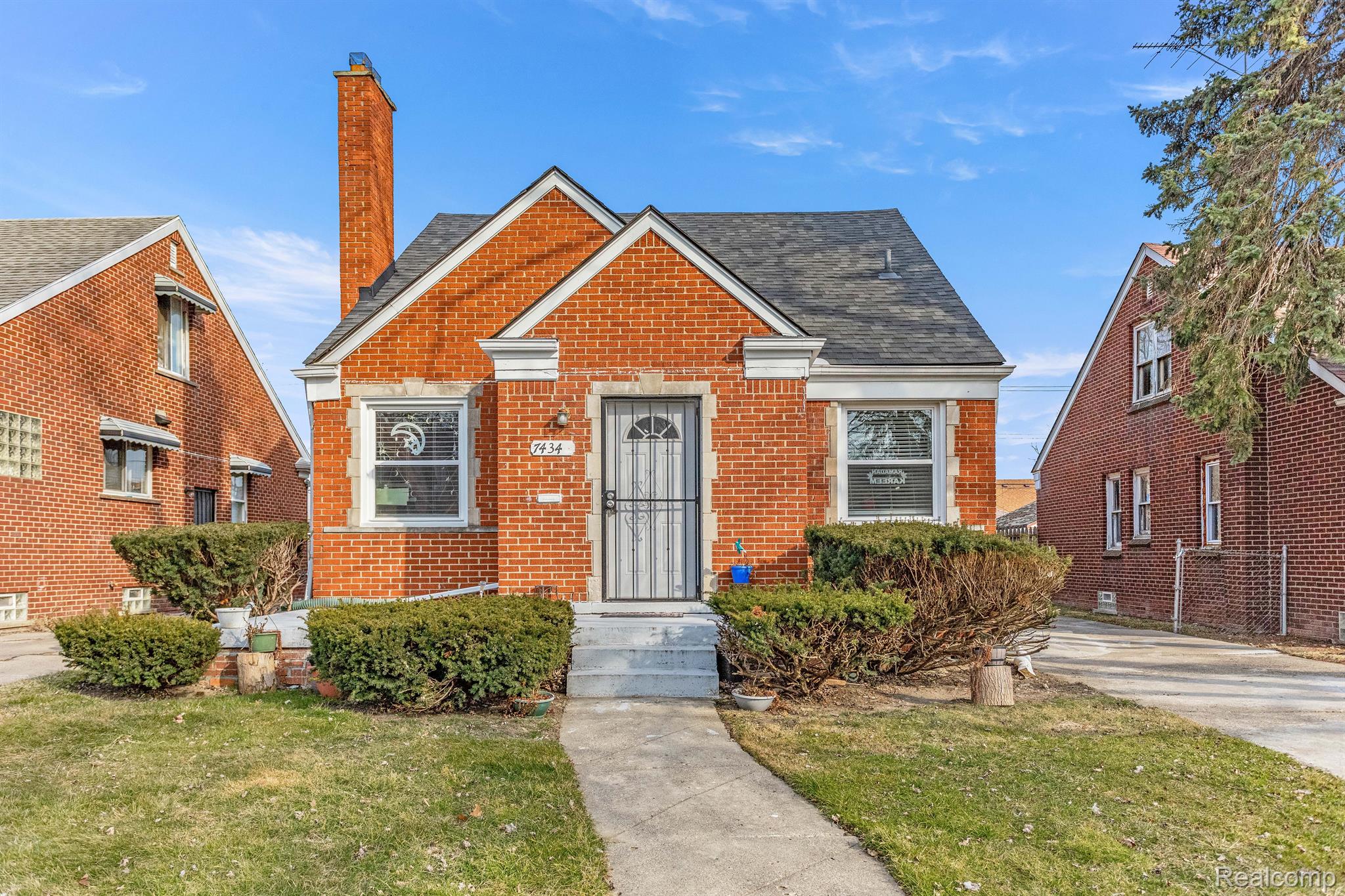 7434 Rutherford Street Detroit, MI 48228 - Photo 1 of 33 Gallery Image 1