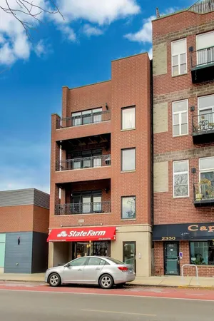 $599,900 | 2332 West Belmont Avenue, Unit 4, Chicago, IL 60618