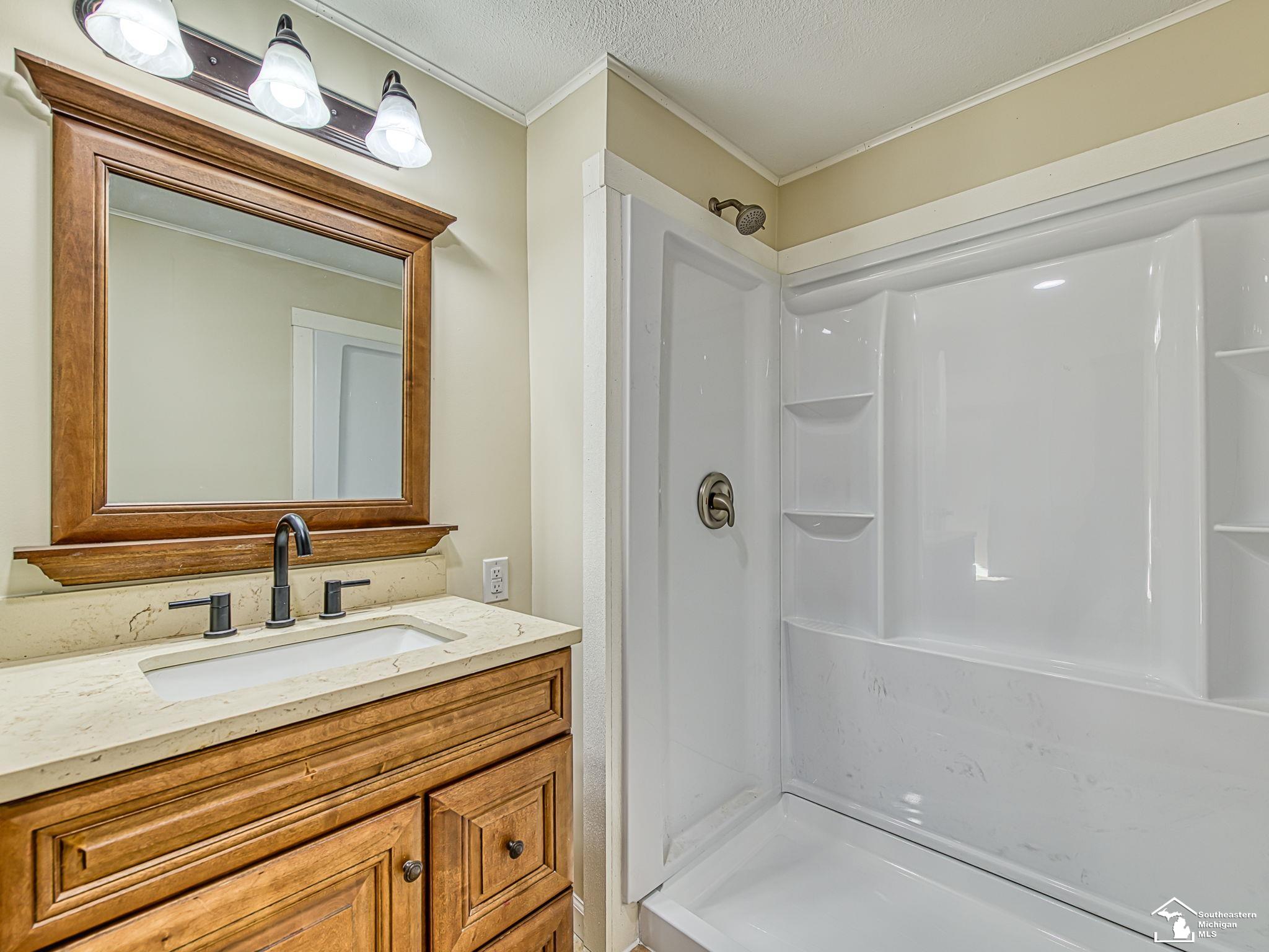 10711 Douglas Road Temperance, MI 48182 - Photo 26 of 41 50192182-958d7a48-2eed-4469-8883-9b477191a692.JPG