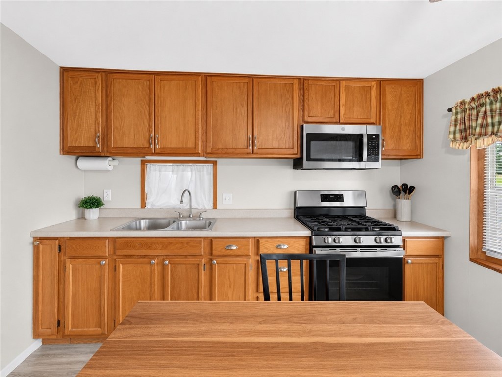 1449 Rochester Street Lima, NY 14485 - Photo 5 of 19