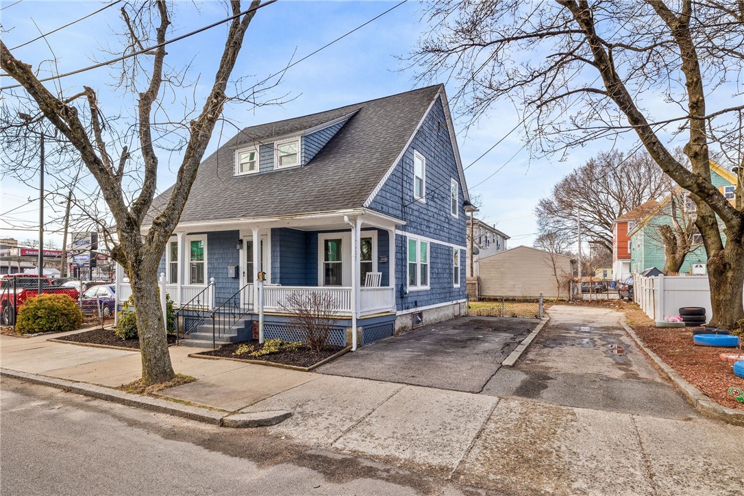 62 Bain Street Cranston, RI 02920 - Photo 3 of 32