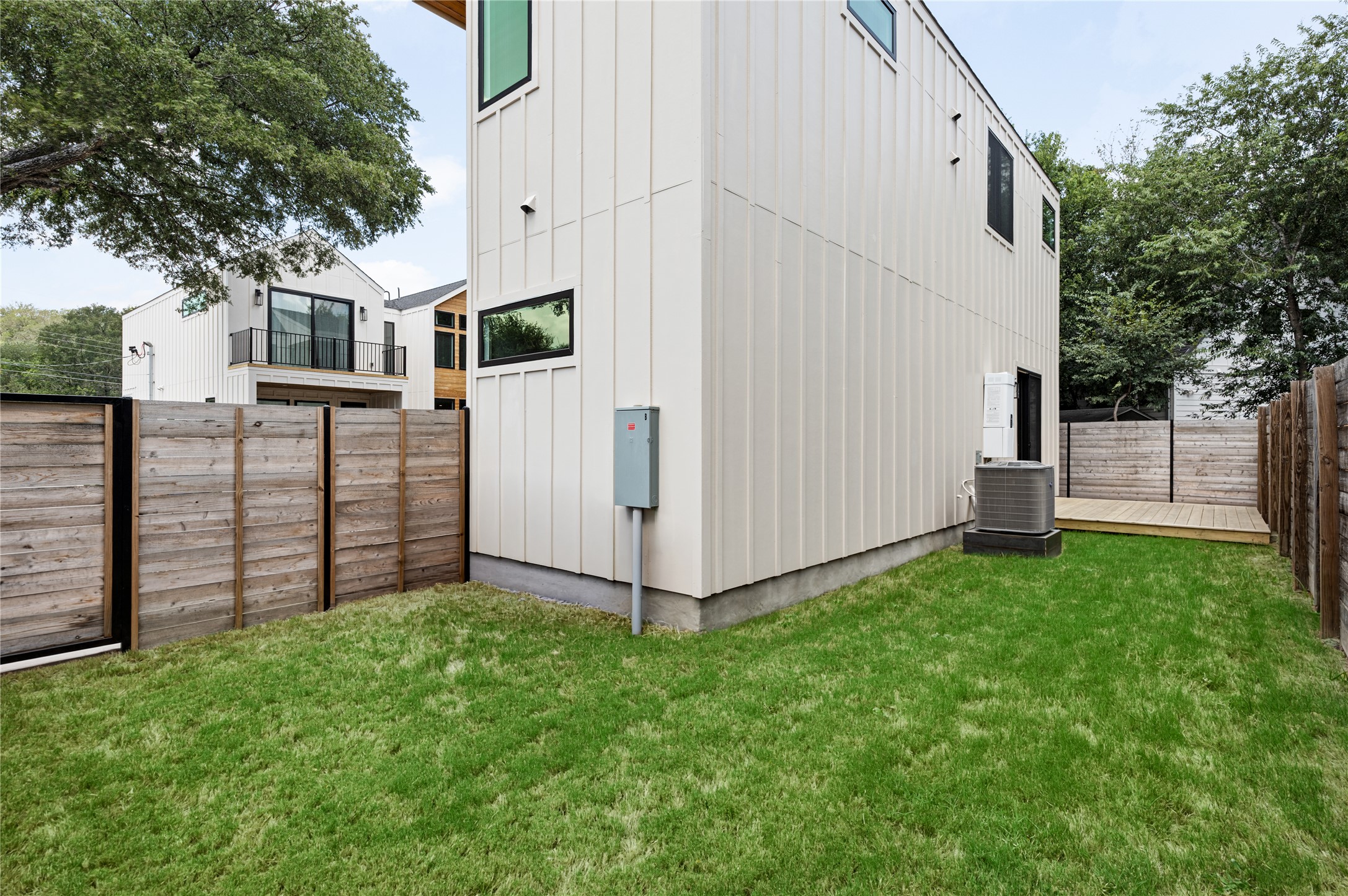 1215 Fort Branch Boulevard, Unit 2 Austin, TX 78721 - Photo 30 of 31 Gallery Image 30