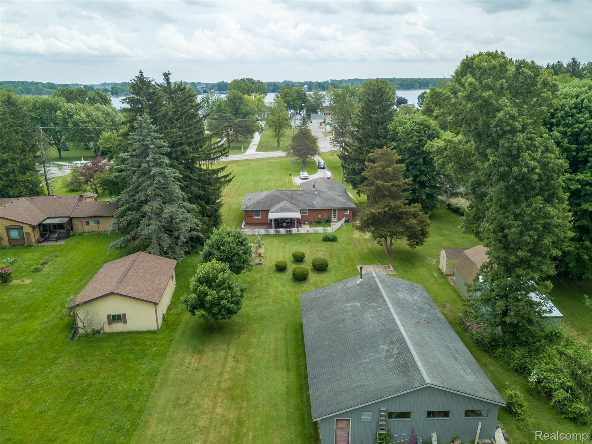 9404 North River Road Algonac, MI 48001 - Photo 33 of 37