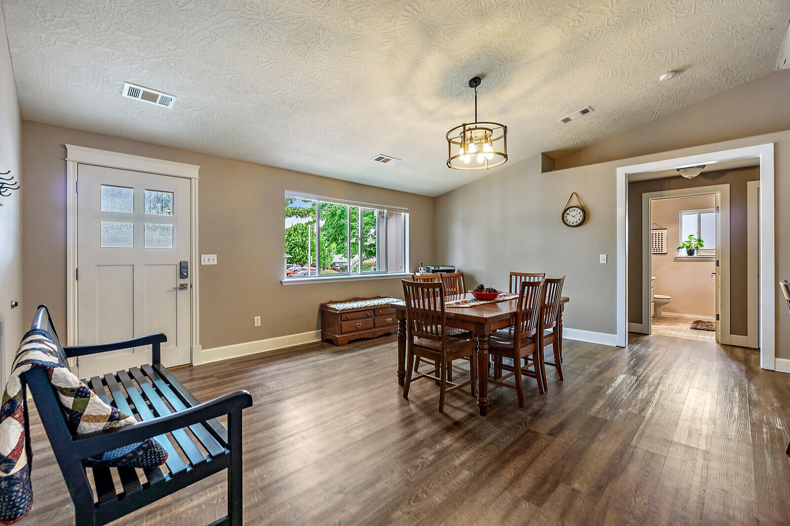 954 Ridgeview Drive Eagle Point, OR 97524 - Photo 12 of 32 22_RD_22_mls