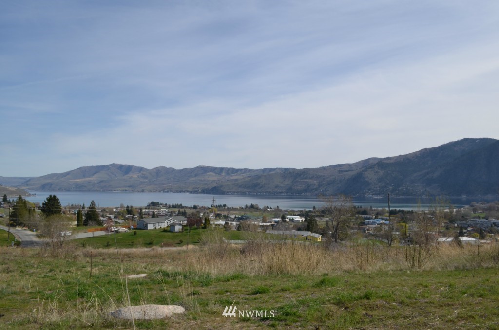 548 Division Street Manson, WA 98831 - Photo 2 of 9 Gallery Image 2