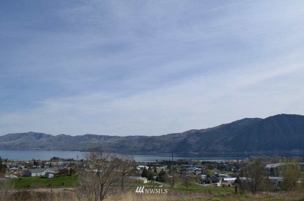 548 Division Street Manson, WA 98831 - Photo 3 of 9 Gallery Image 3