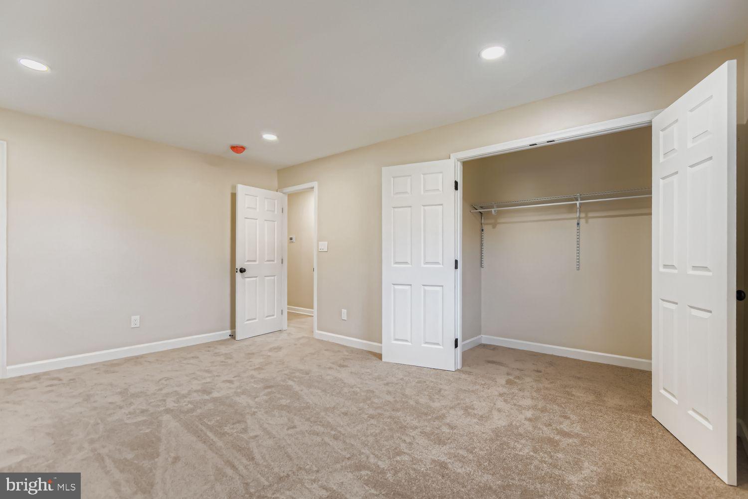 719 South Marlyn Avenue Baltimore, MD 21221 - Photo 15 of 39 a view of an empty room