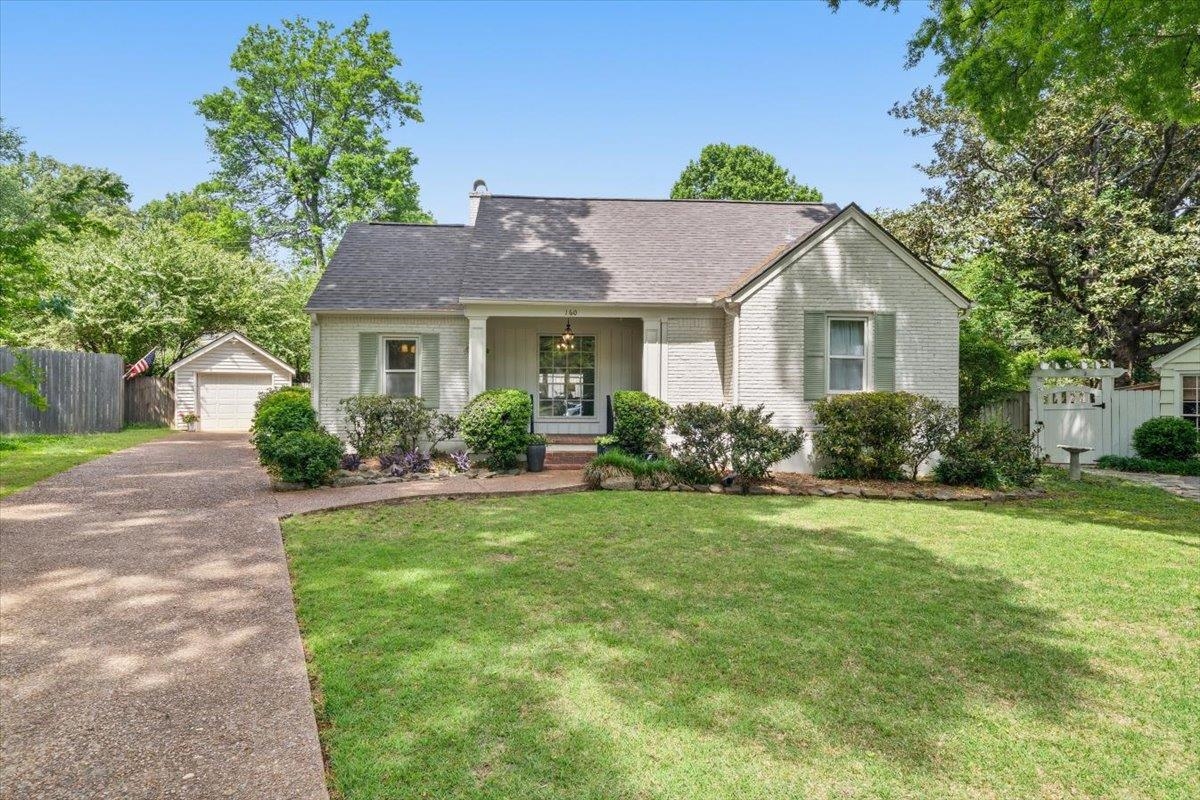 160 Picardy Street Memphis, TN 38111 - Photo 4 of 38 a front view of house with yard and green space