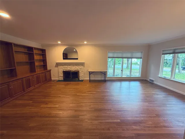 $8,000 | 17 Hilltop Drive West, Great Neck, NY 11021