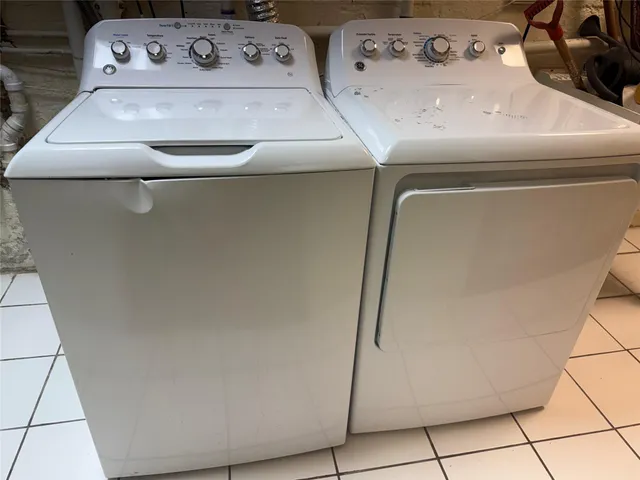 $8,000 | 17 Hilltop Drive West, Great Neck, NY 11021