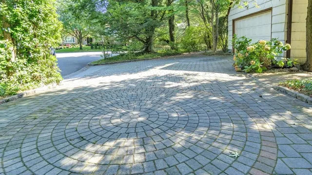 $8,000 | 17 Hilltop Drive West, Great Neck, NY 11021