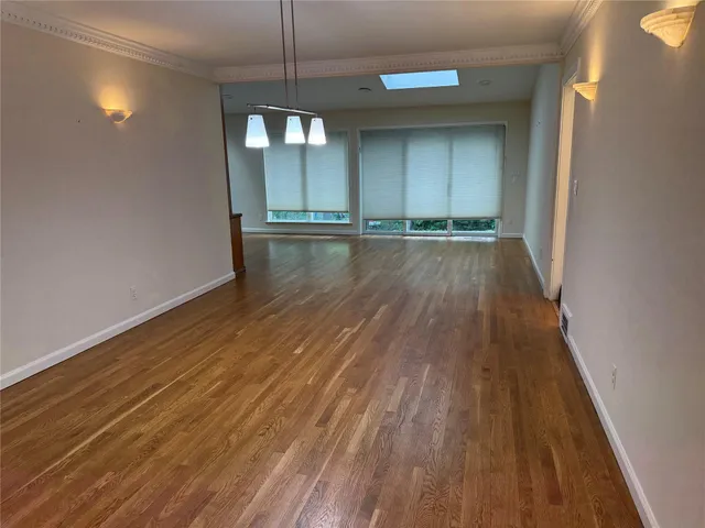 $8,000 | 17 Hilltop Drive West, Great Neck, NY 11021