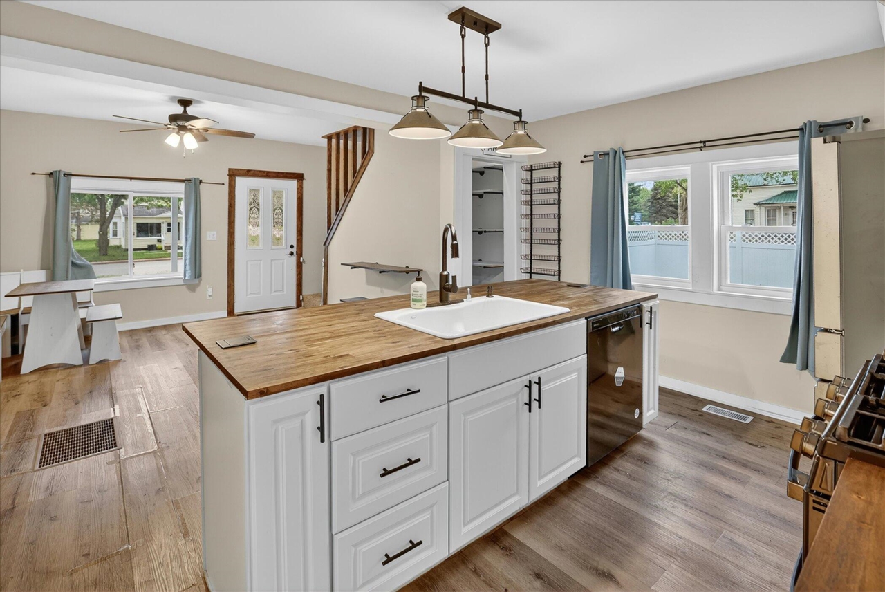 252 West Stimson Avenue Reed City, MI 49677 - Photo 4 of 38
