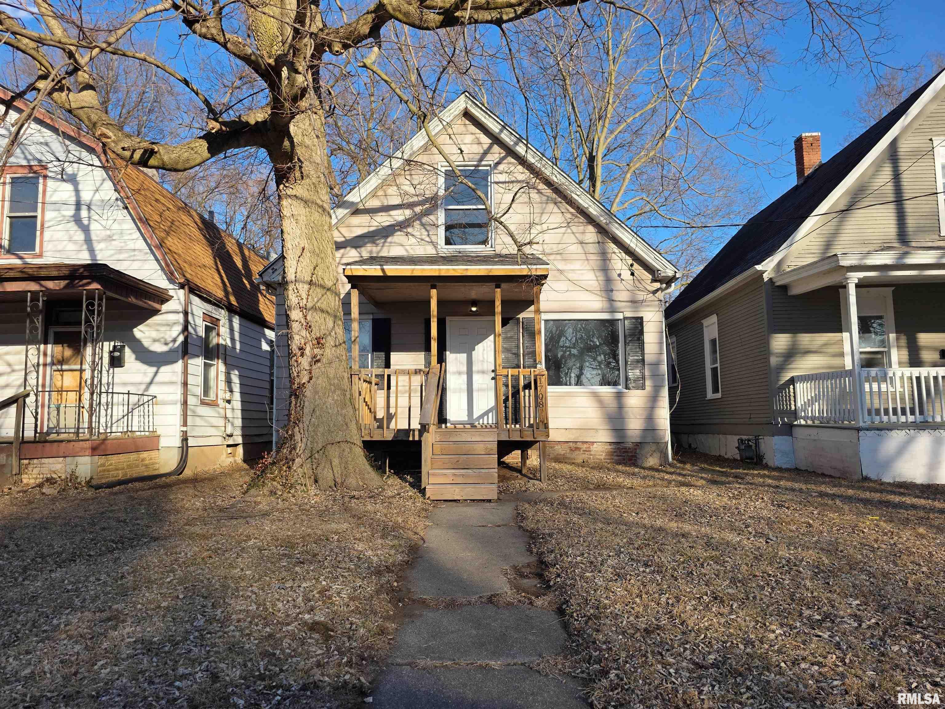 1708 North Machin Avenue Peoria, IL 61604 - Photo 1 of 22