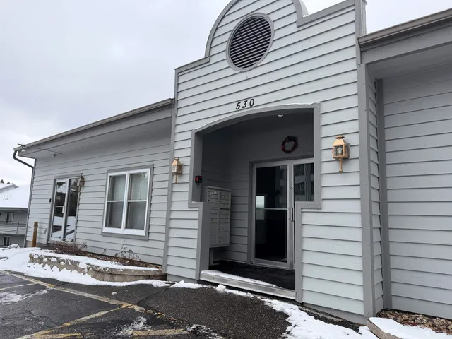 $254,900 | 530 East Hiawatha Drive, Unit 208, Wisconsin Dells, WI 53965