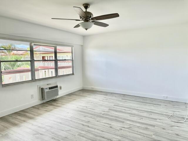 251 Brighton F Boca Raton, FL 33434 - Photo 5 of 24 Living Area