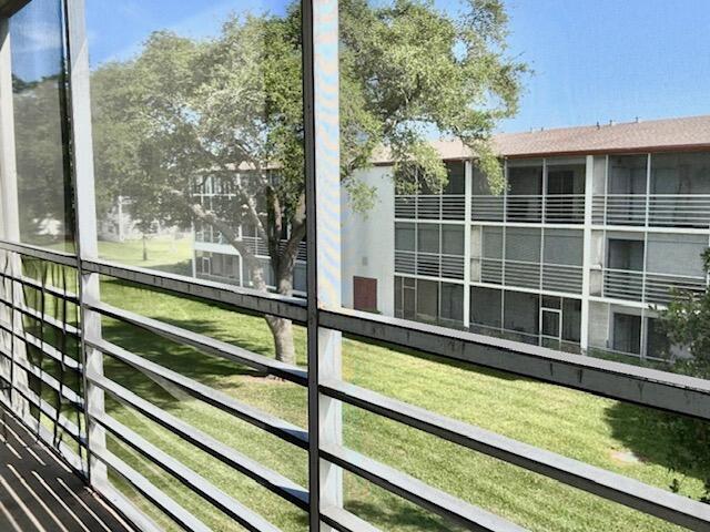 251 Brighton F Boca Raton, FL 33434 - Photo 10 of 24 Screened Patio