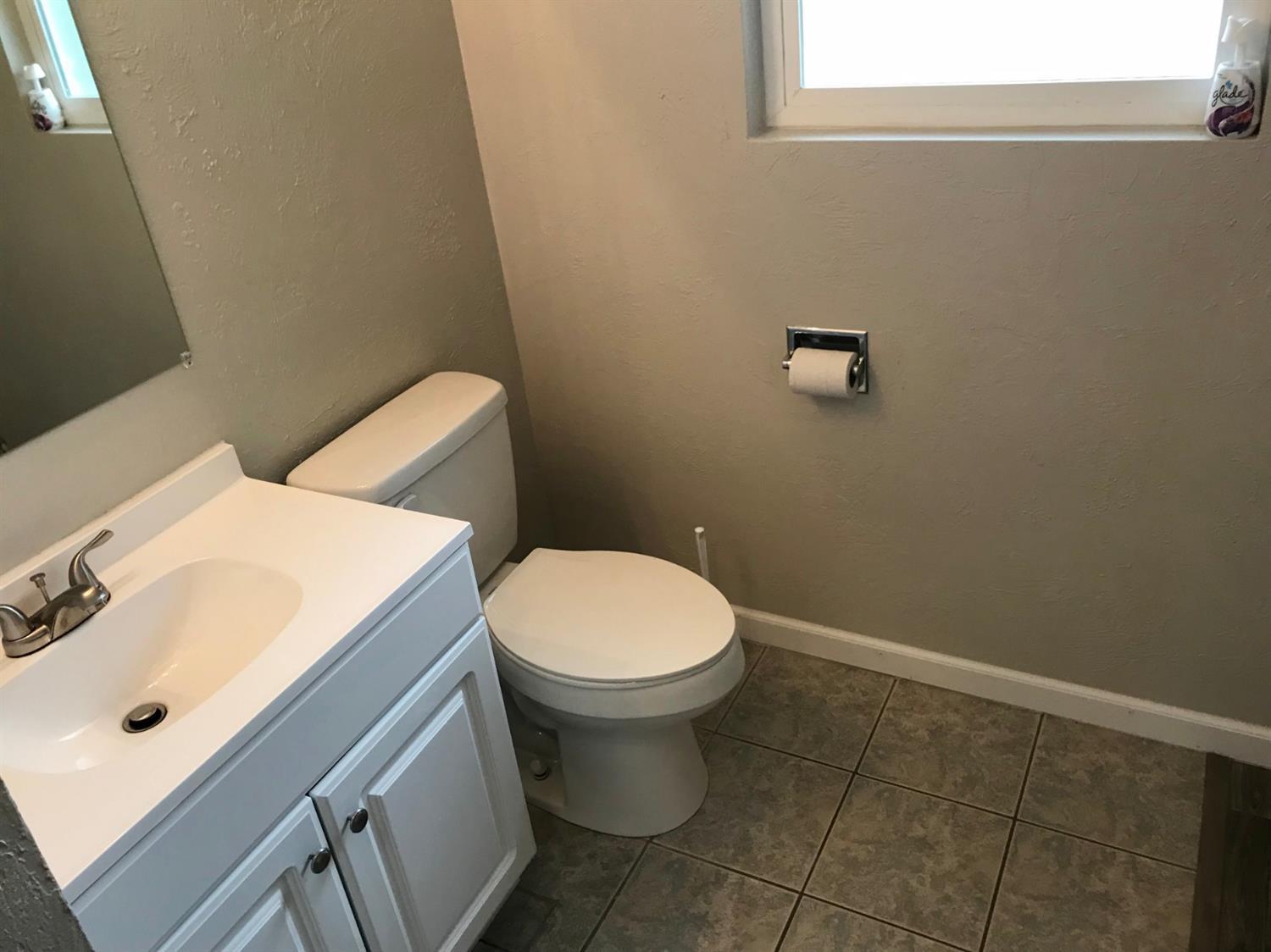 1839 Roberts Road Medford, OR 97504 - Photo 9 of 22 Additional Photo