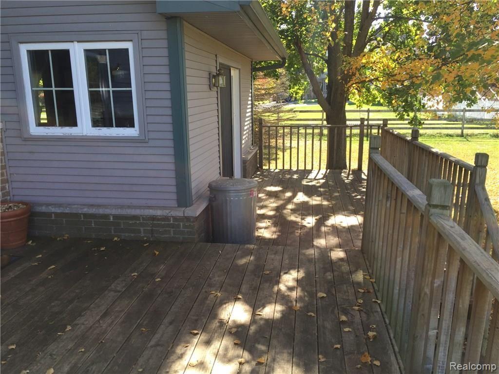 9623 Earhart Road South Lyon, MI 48178 - Photo 6 of 36 deck.JPG