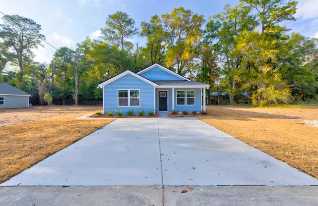 $305,000 | 913 North Lemacks Street, Walterboro, SC 29488