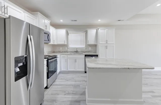 $325,000 | 913 North Lemacks Street, Walterboro, SC 29488