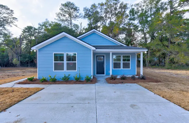 $325,000 | 913 North Lemacks Street, Walterboro, SC 29488