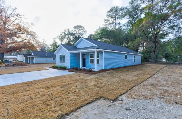 $325,000 | 913 North Lemacks Street, Walterboro, SC 29488
