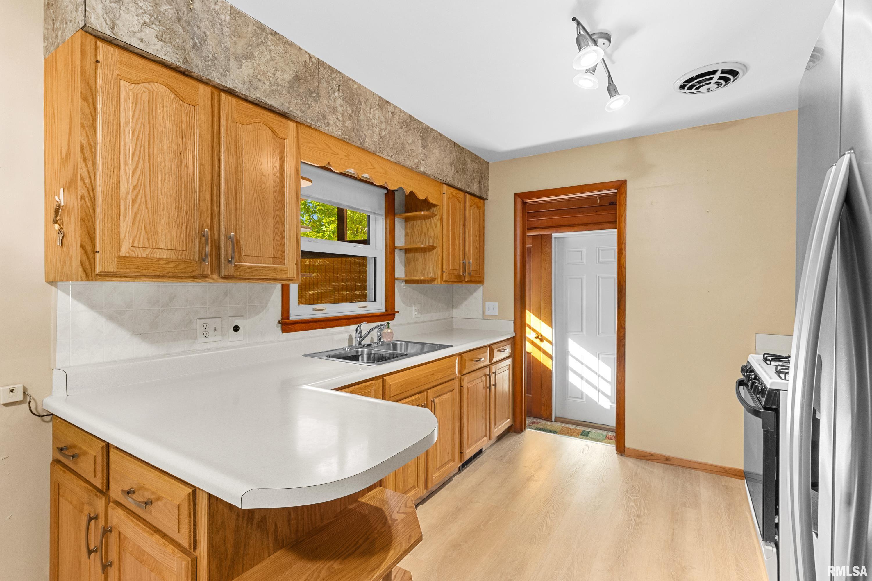 208 East Butternut Street Elmwood, IL 61529 - Photo 19 of 37