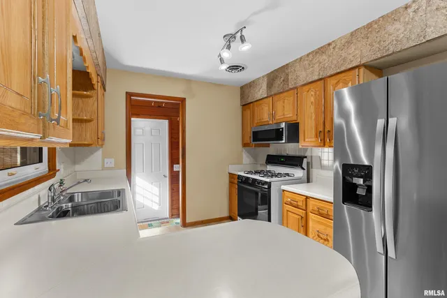 $119,900 | 208 East Butternut Street, Elmwood, IL 61529